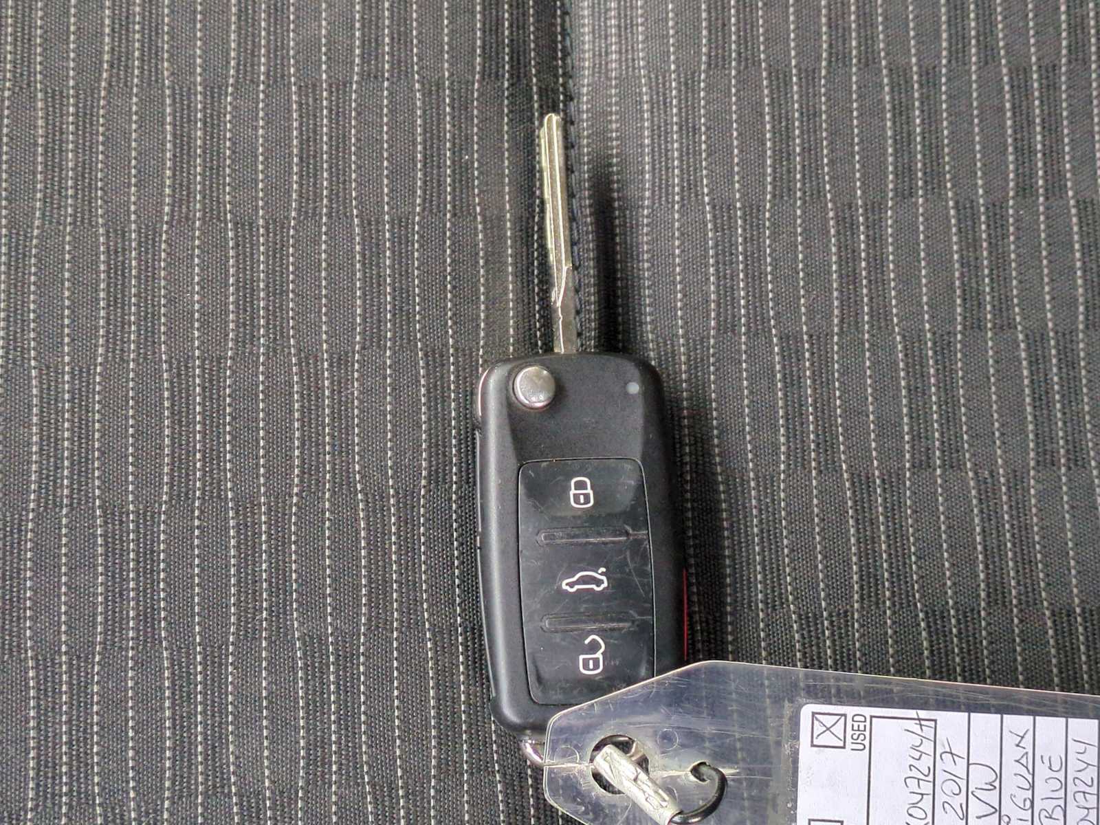 Thumbnail: 2017 Volkswagen Tiguan - 32