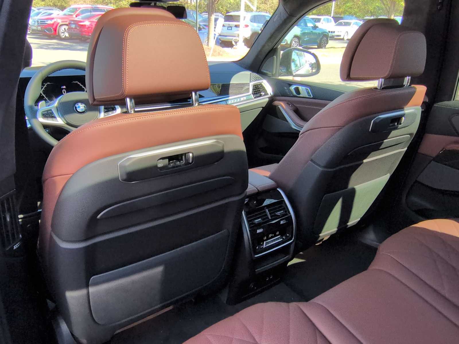 Thumbnail: 2026 BMW X7 - 19