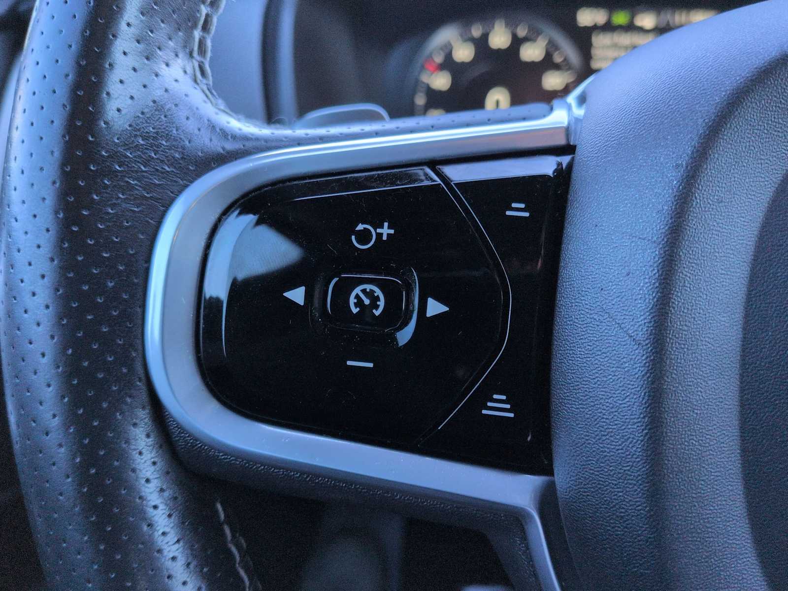 Thumbnail: 2017 Volvo XC90 - 25