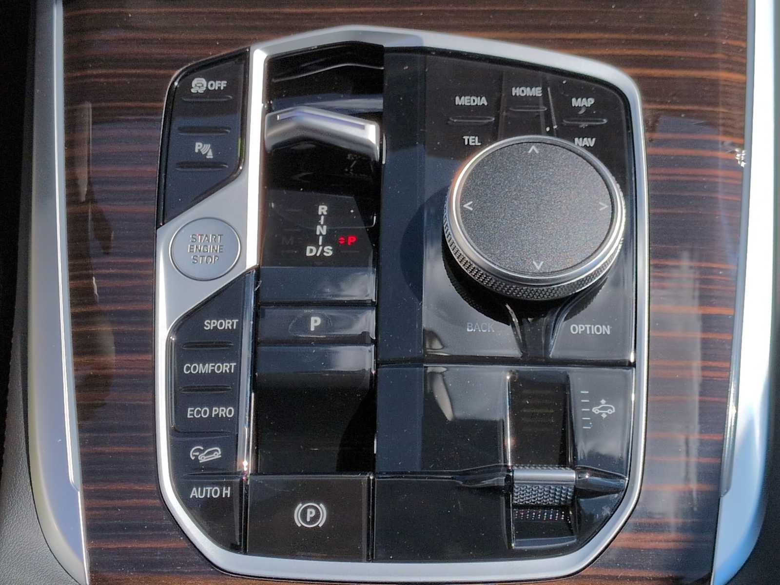 Thumbnail: 2026 BMW X7 - 35