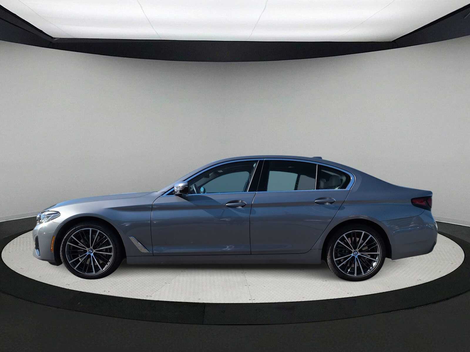 Thumbnail: 2023 BMW 5 Series - 5