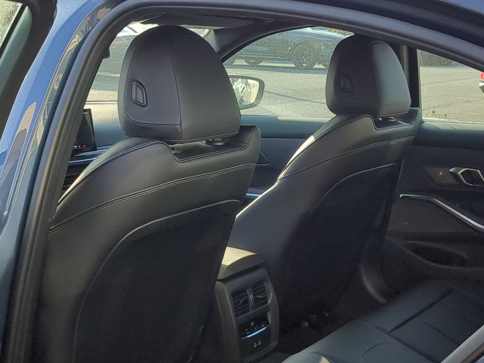 Thumbnail: 2026 BMW 3 Series - 19