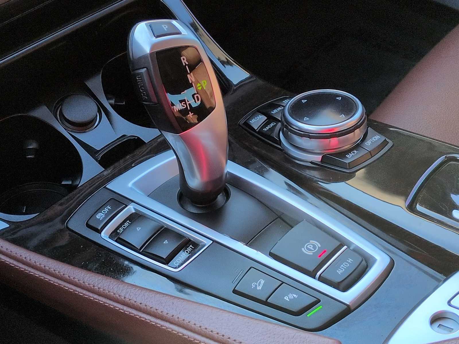 Thumbnail: 2014 BMW 5 Series - 32