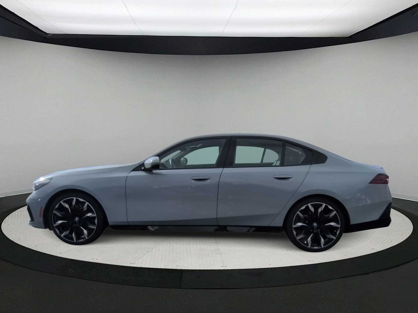 Thumbnail: 2025 BMW i5 - 5