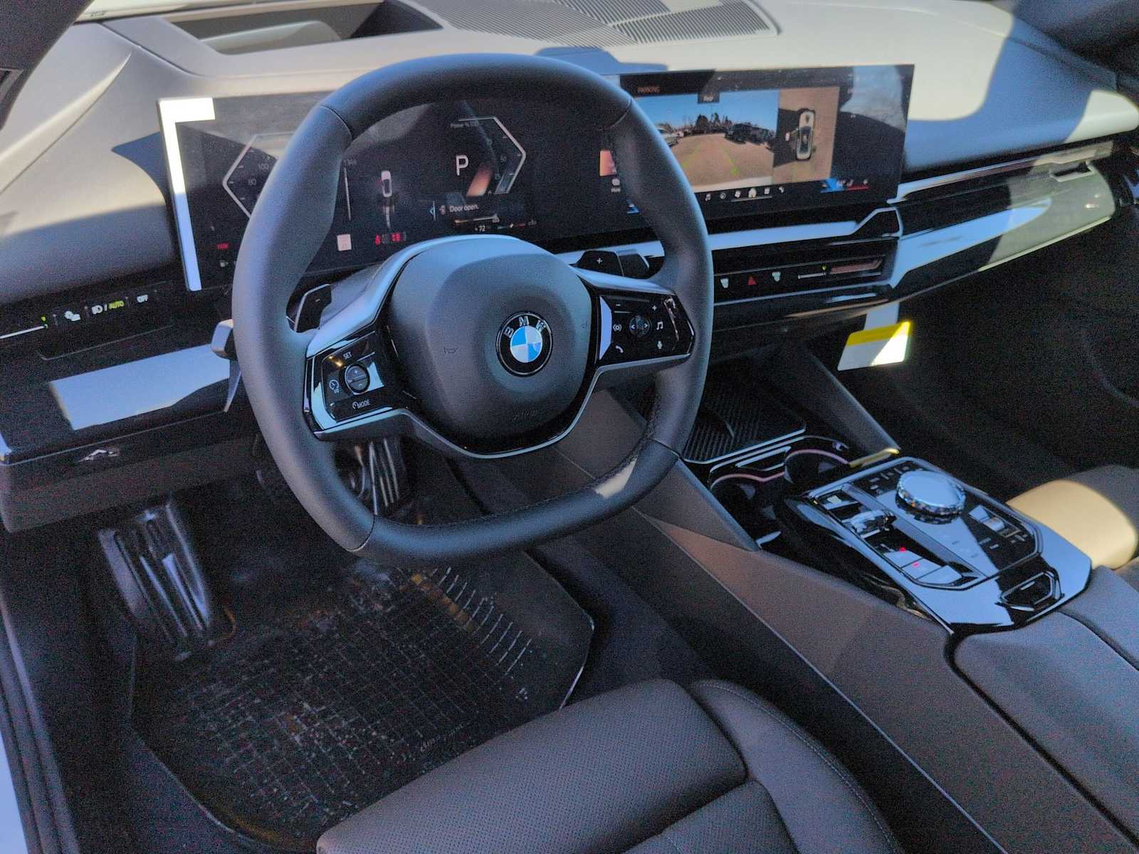 Thumbnail: 2026 BMW 5 Series - 10