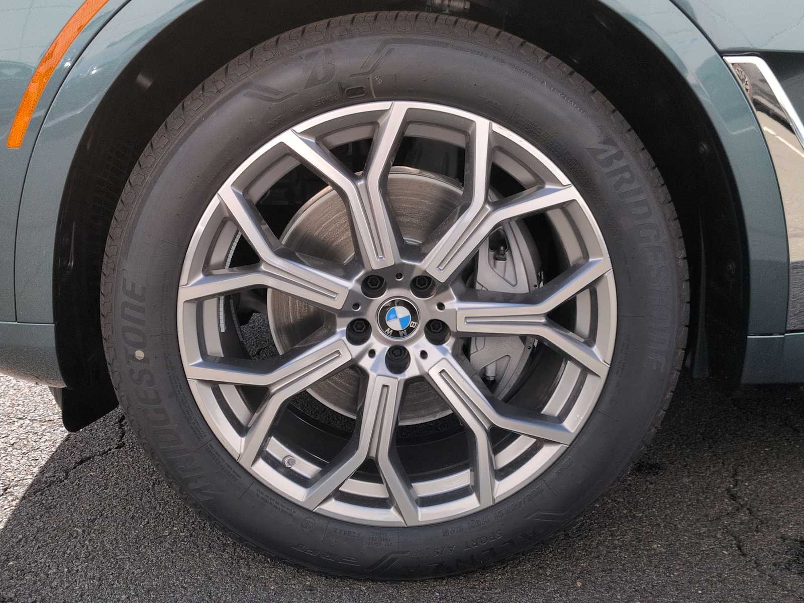 Thumbnail: 2026 BMW X7 - 14