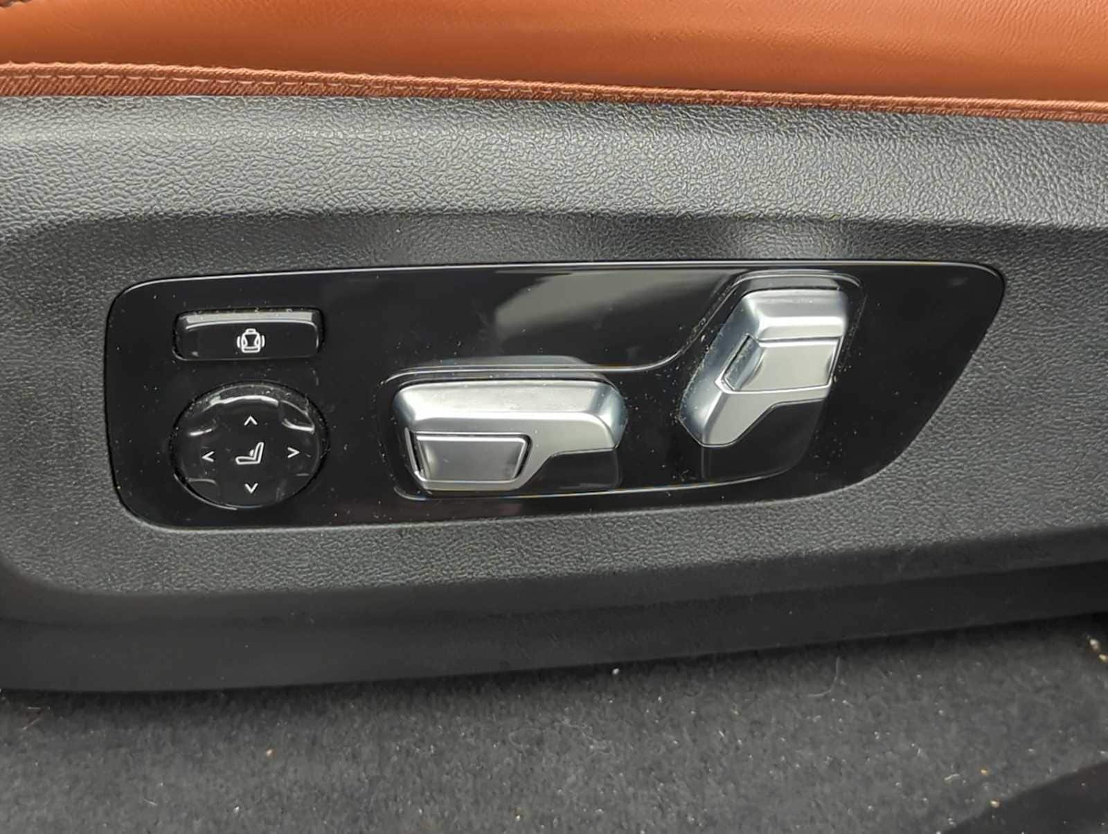 Thumbnail: 2023 BMW X7 - 17