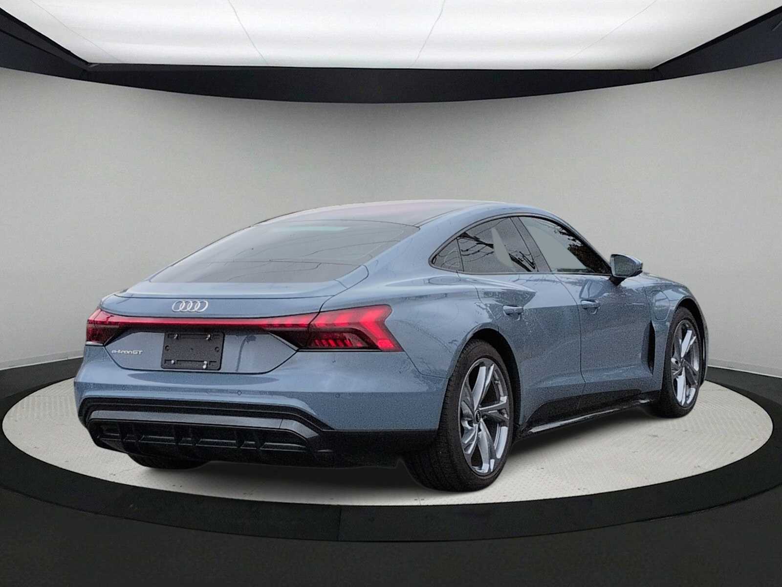 Thumbnail: 2023 Audi e-tron GT - 8