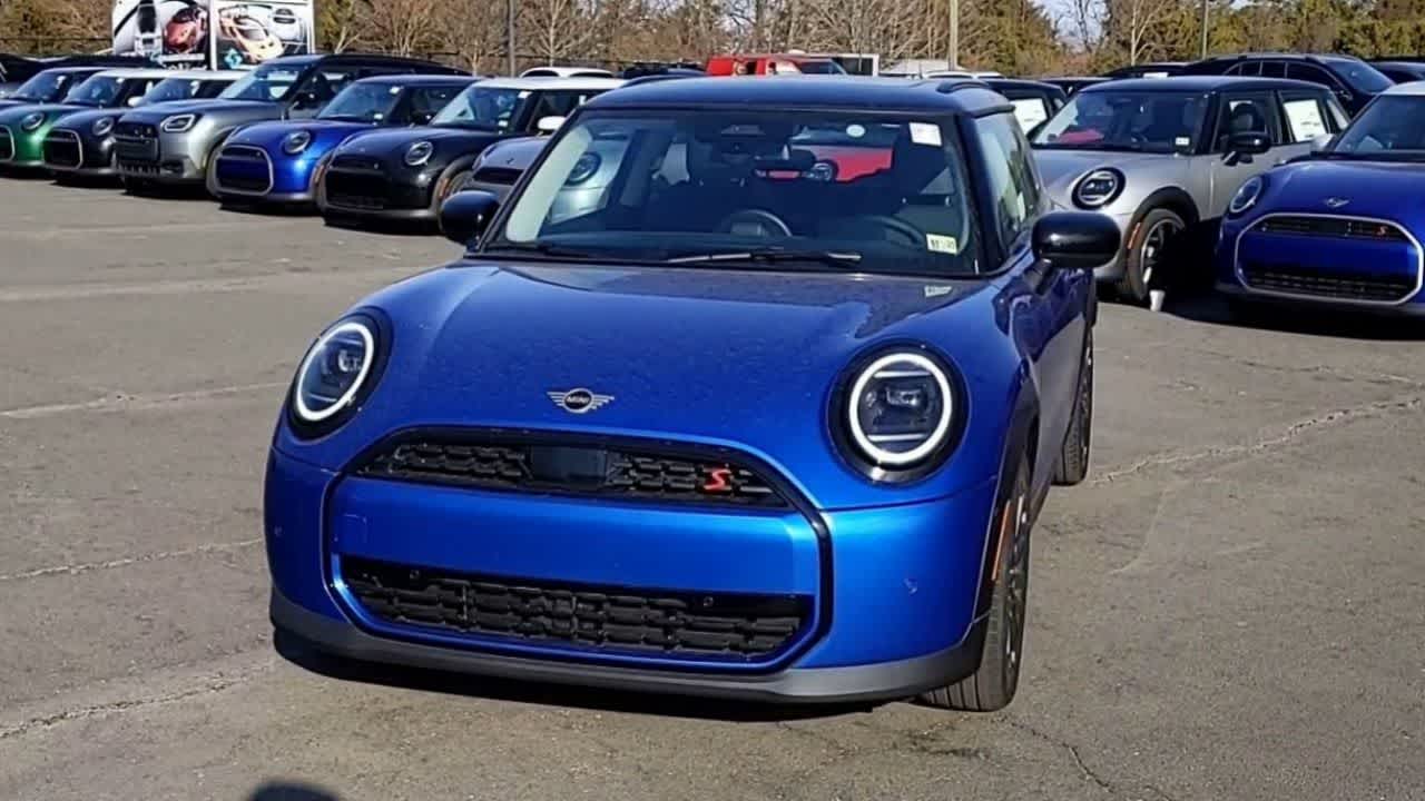 Thumbnail: 2025 MINI Cooper Hardtop - 3