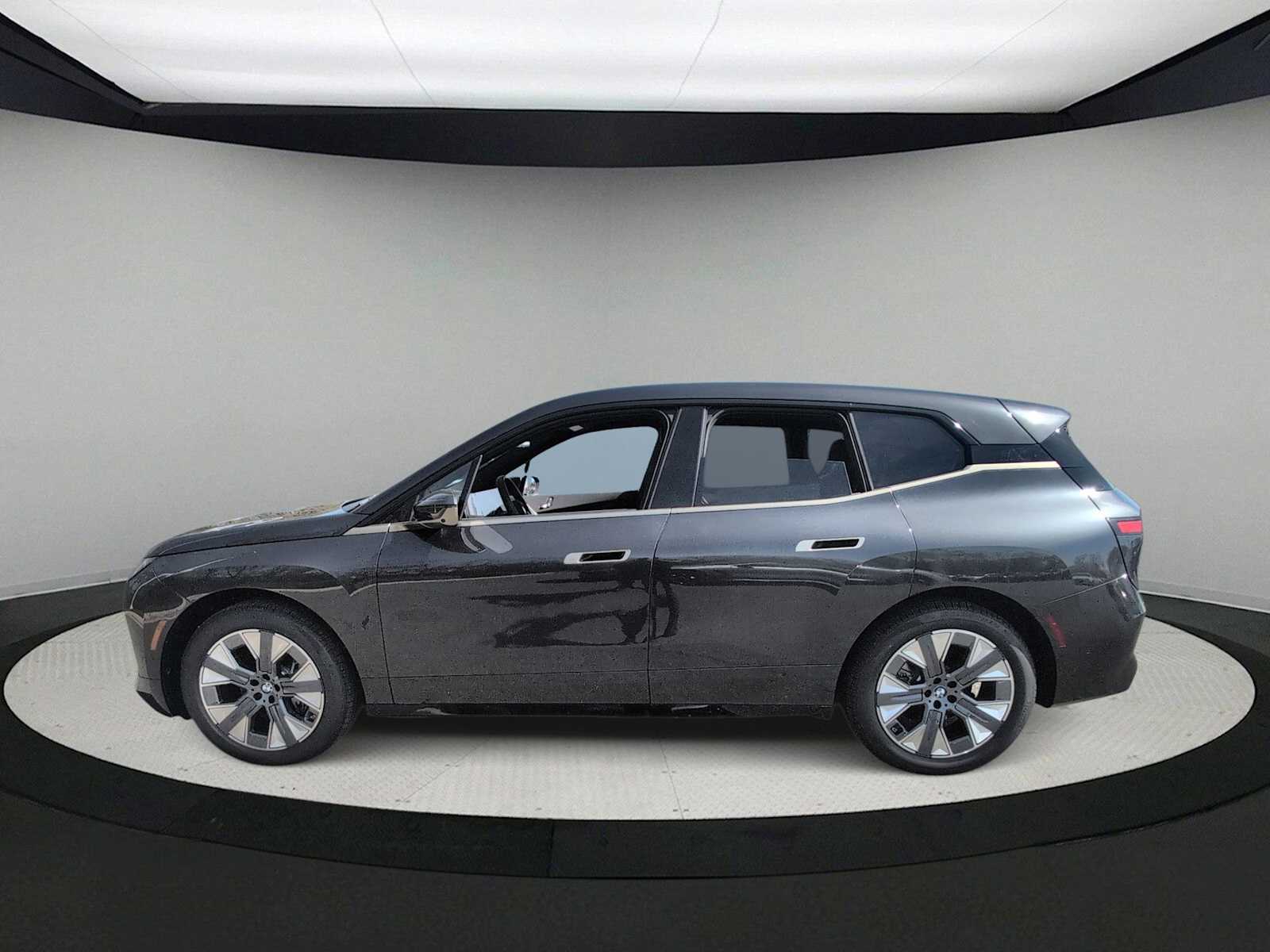 Thumbnail: 2026 BMW iX - 5