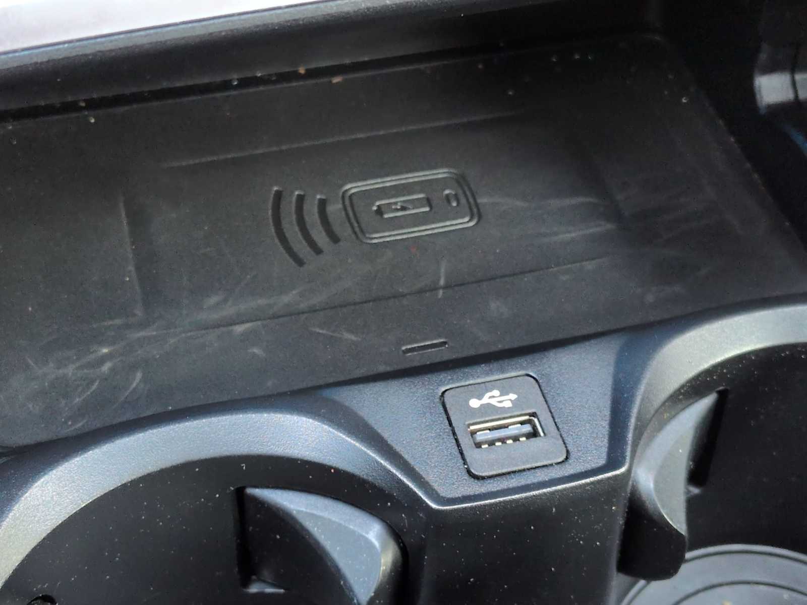 Thumbnail: 2023 BMW i4 - 33