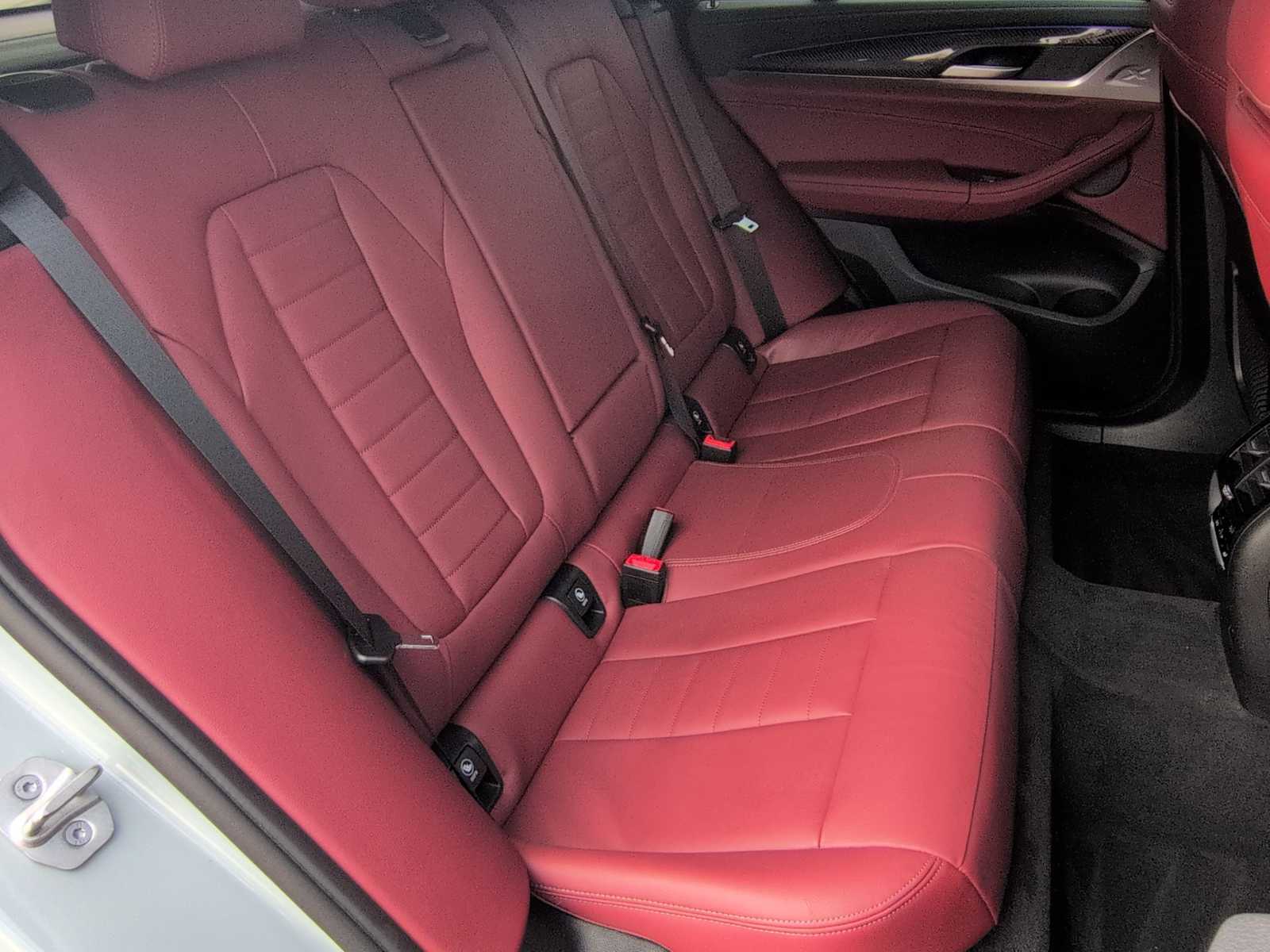 Thumbnail: 2023 BMW X4 - 21