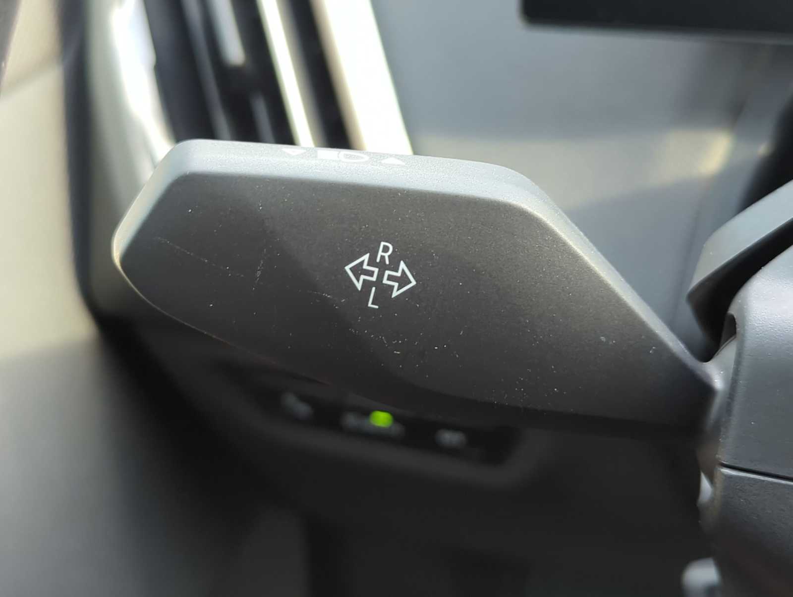 Thumbnail: 2025 BMW iX - 25