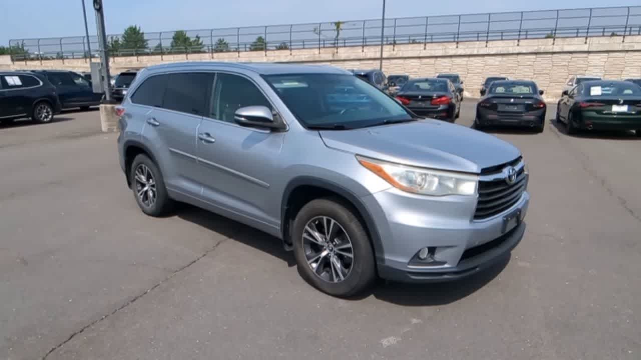Thumbnail: 2016 Toyota Highlander - 3