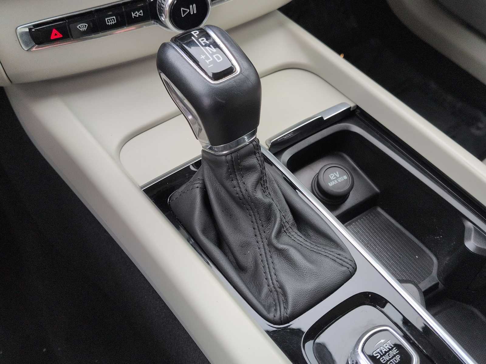 Thumbnail: 2020 Volvo XC60 - 34