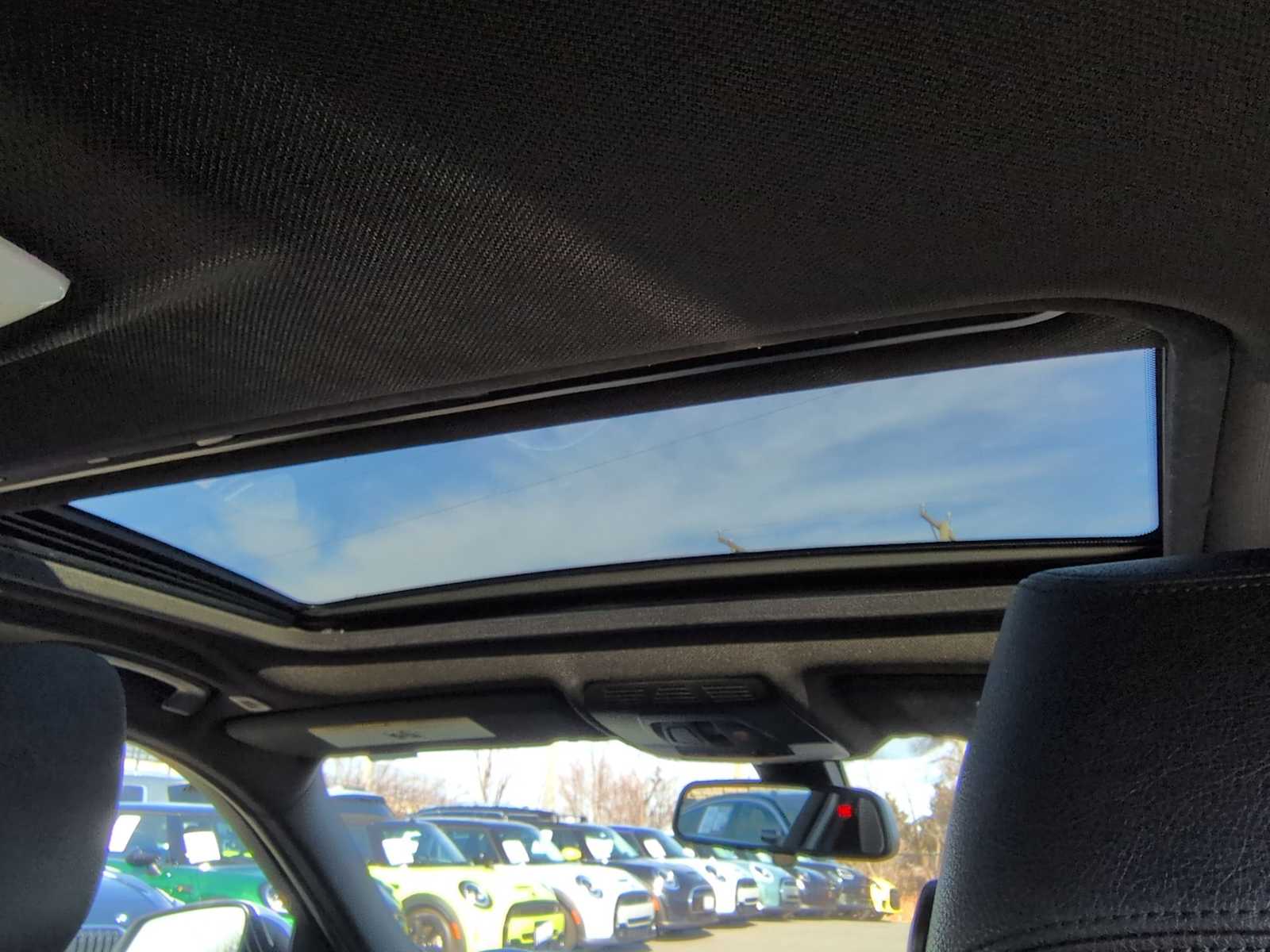 Thumbnail: 2018 BMW 3 Series - 23