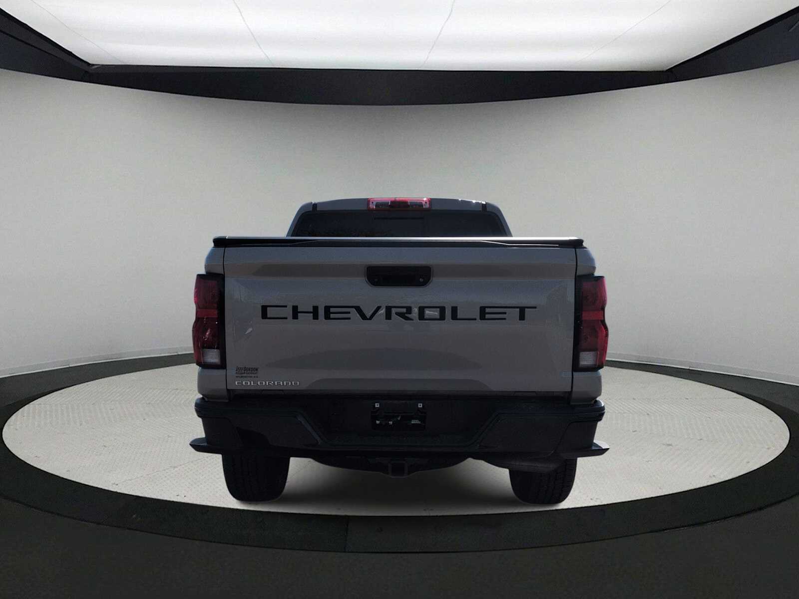 Thumbnail: 2023 Chevrolet Colorado - 7