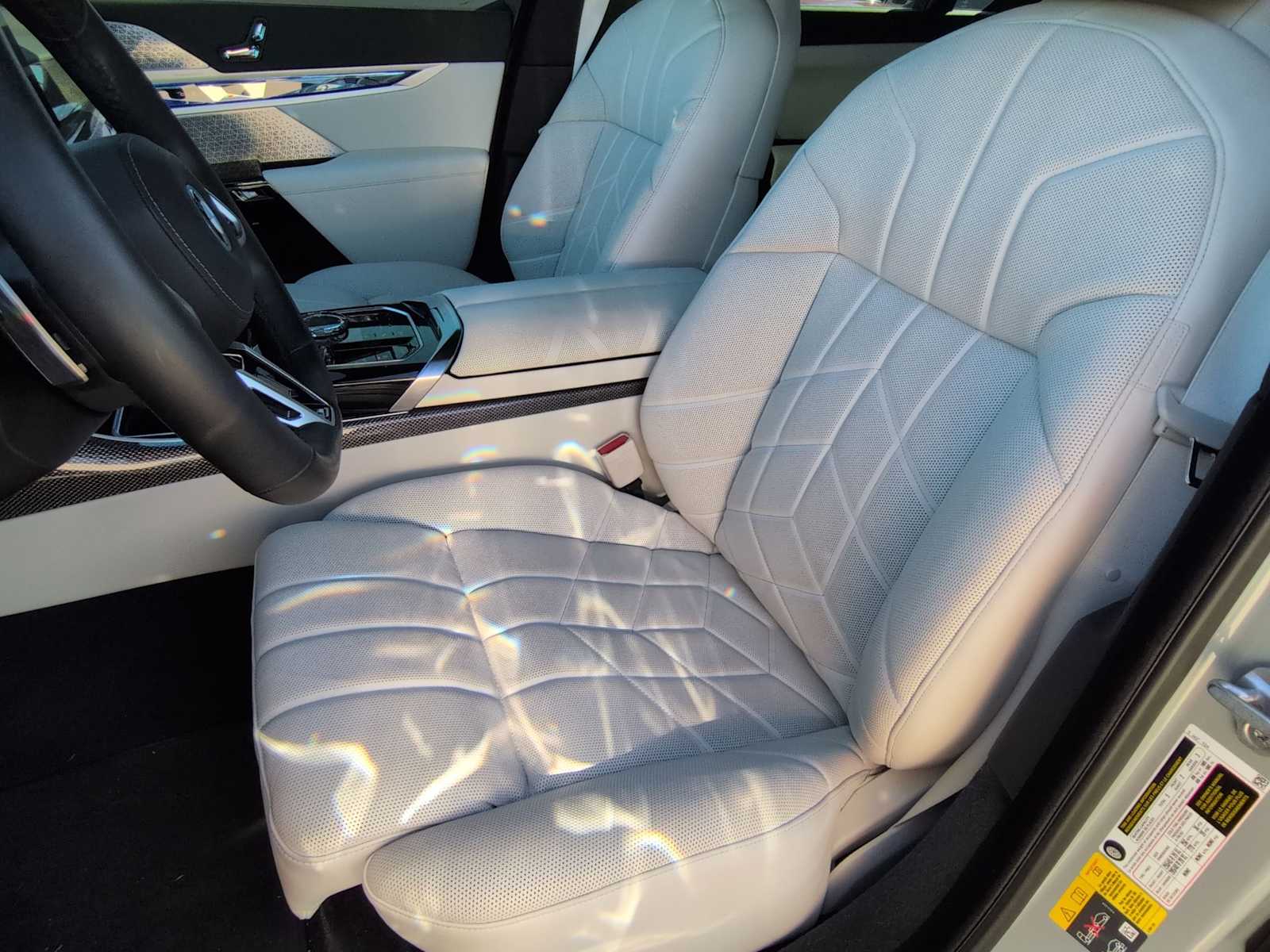 Thumbnail: 2023 BMW i7 - 17