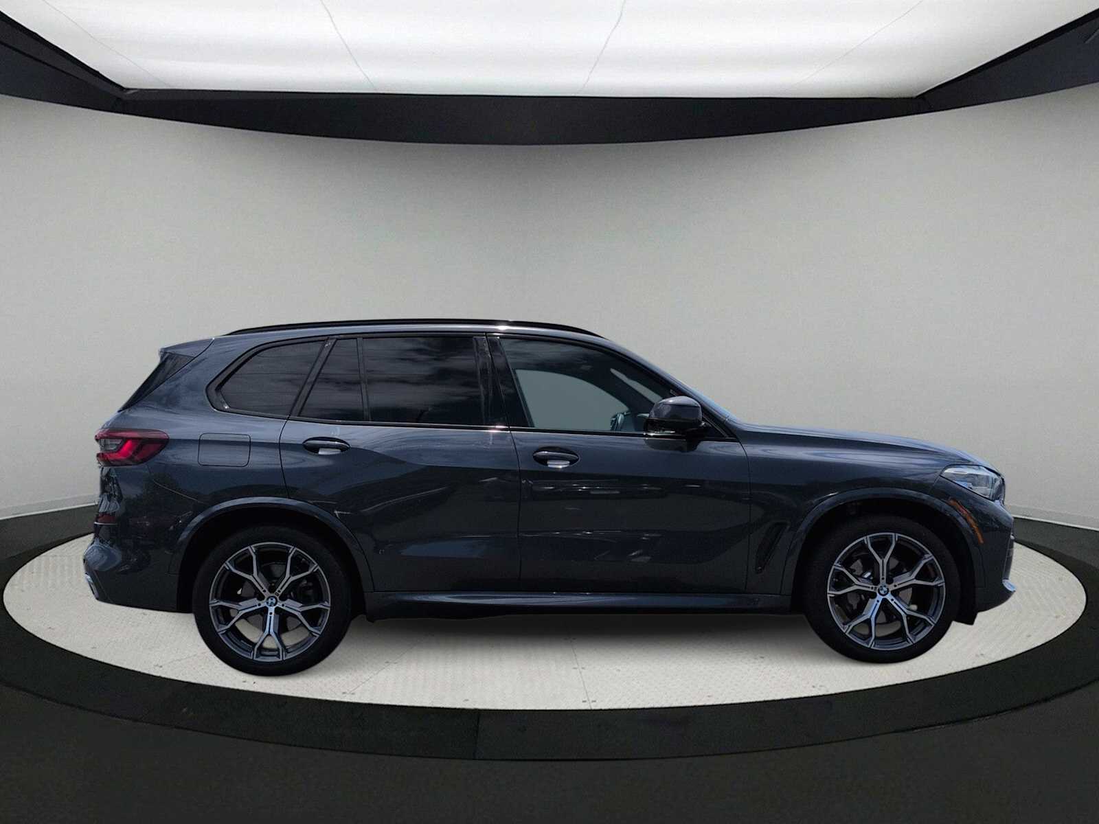 Thumbnail: 2021 BMW X5 - 9