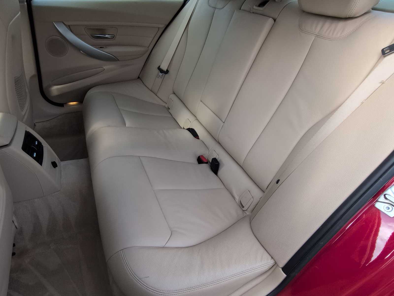 Thumbnail: 2013 BMW 3 Series - 21