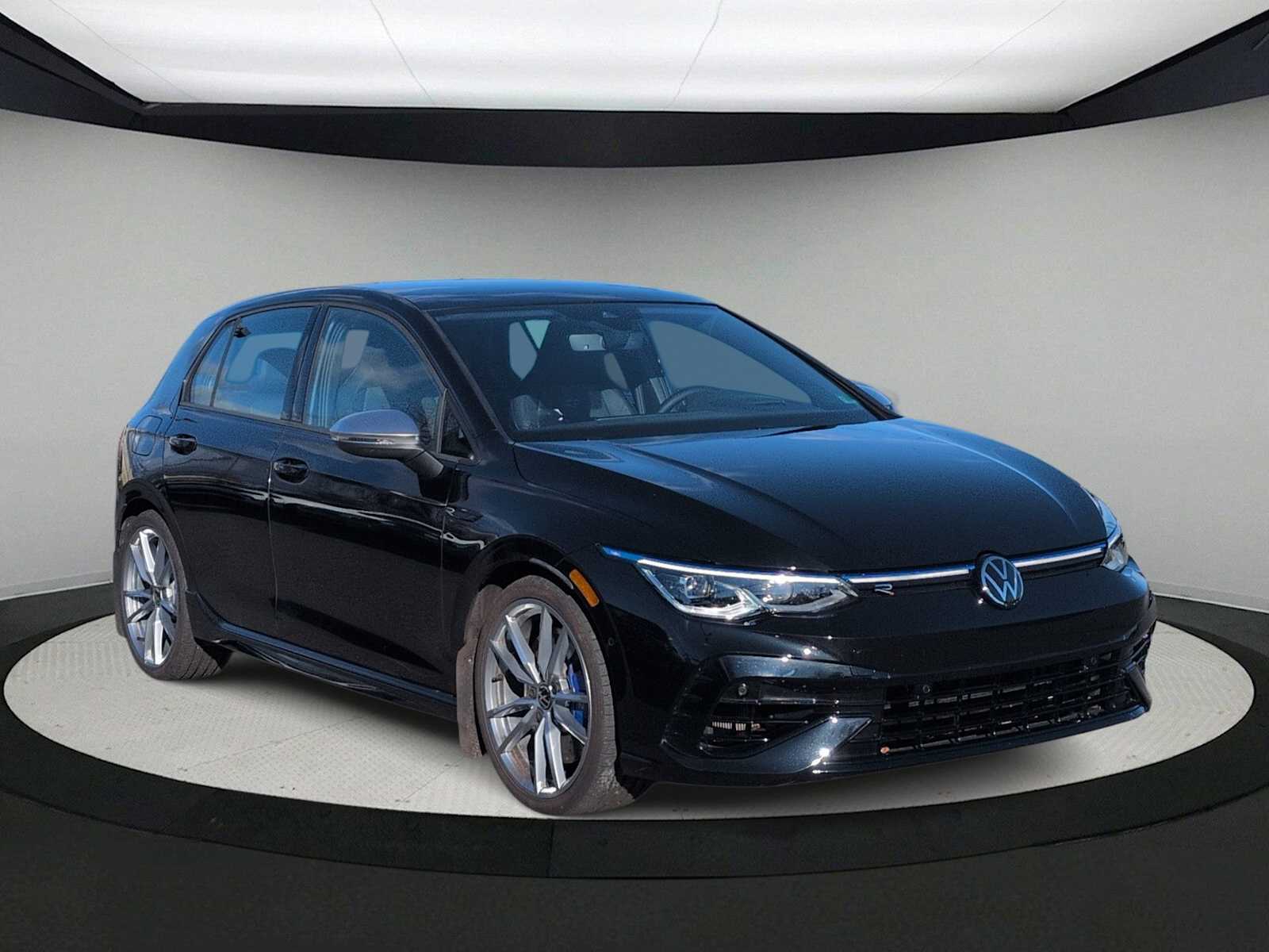 Thumbnail: 2024 Volkswagen Golf - 1
