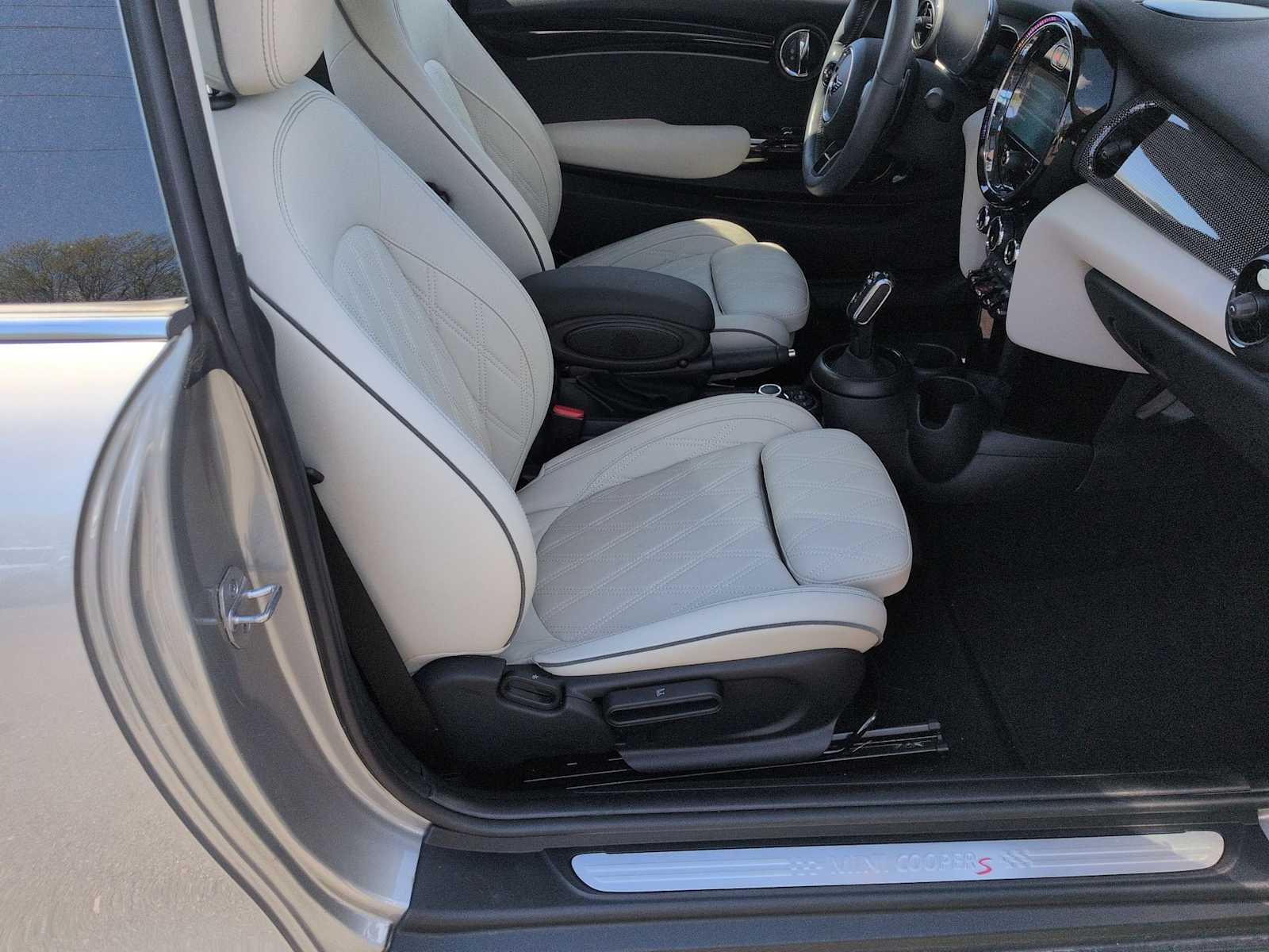 Thumbnail: 2024 MINI Cooper Hardtop - 24