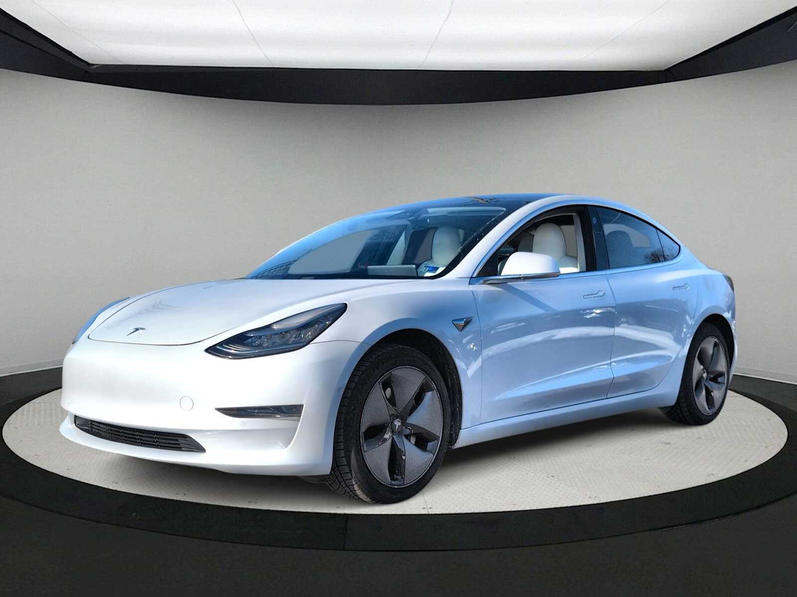 Thumbnail: 2019 Tesla Model 3 - 4