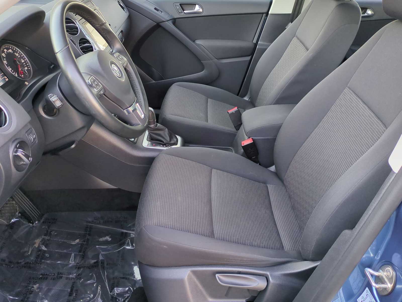 Thumbnail: 2017 Volkswagen Tiguan - 16