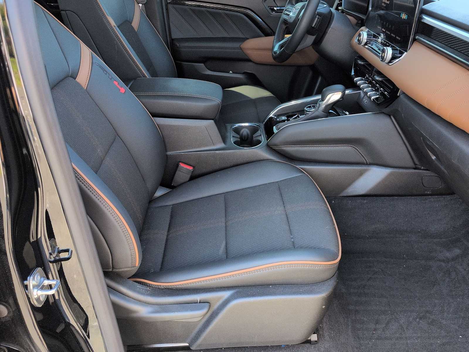 Thumbnail: 2024 GMC Canyon - 24