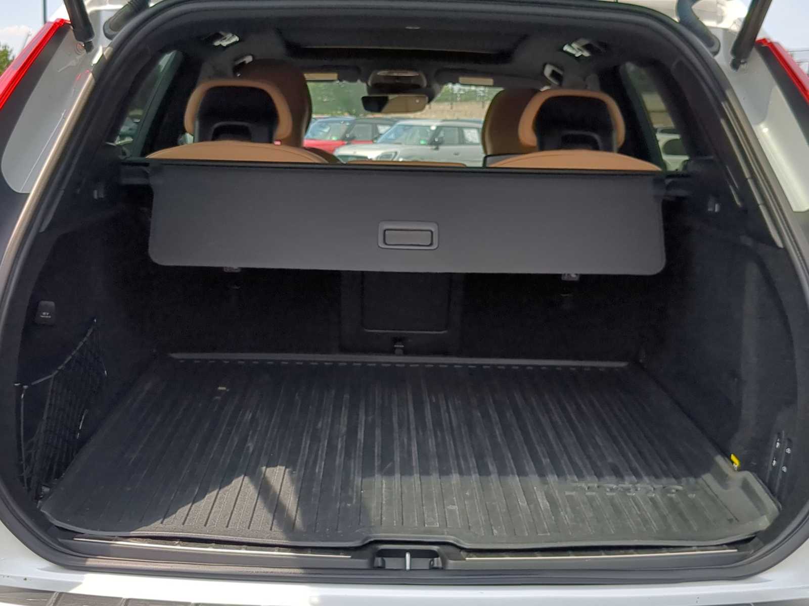 Thumbnail: 2019 Volvo XC60 - 35