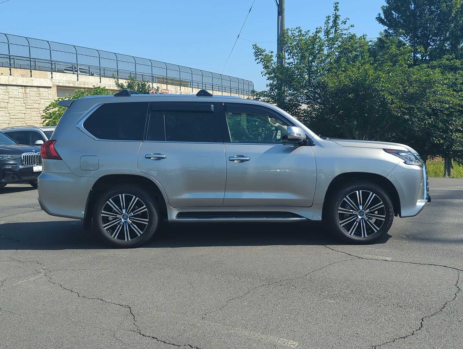 Thumbnail: 2021 Lexus LX - 9