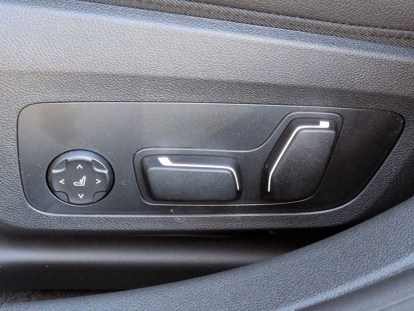 Thumbnail: 2026 BMW i4 - 18