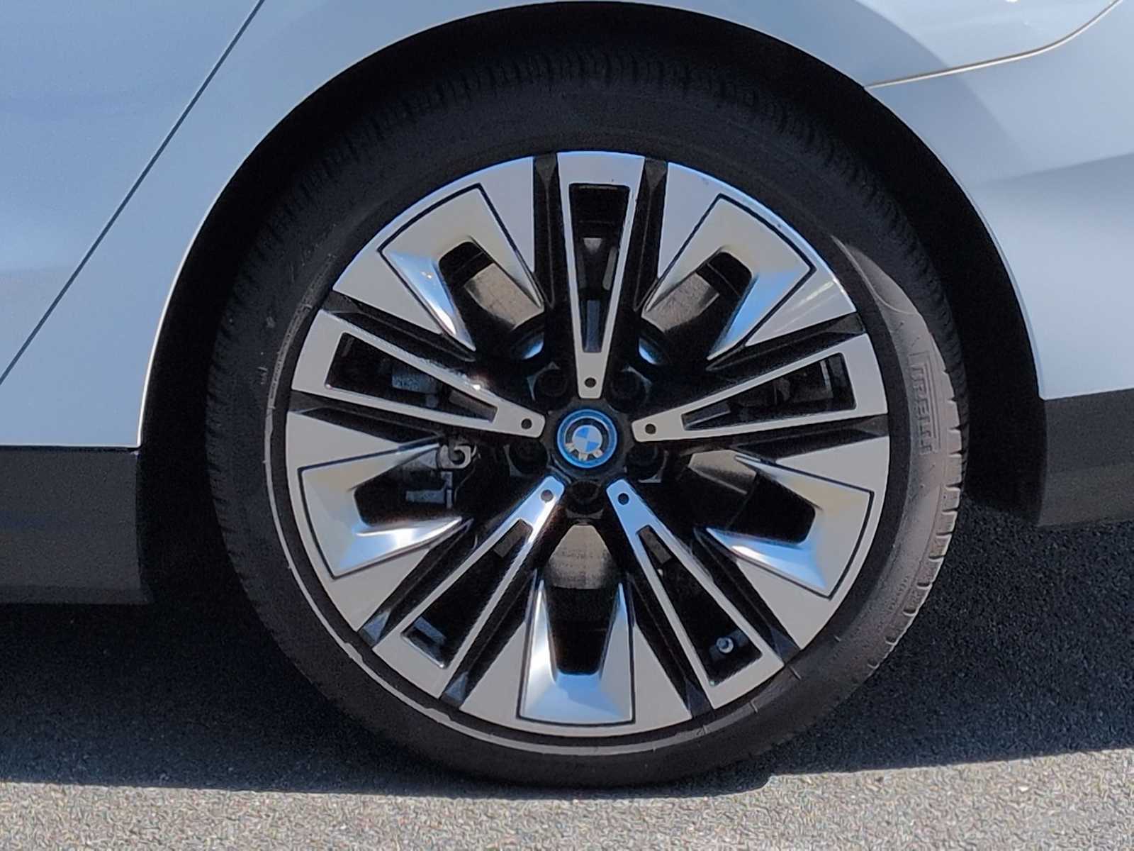Thumbnail: 2025 BMW i5 - 14