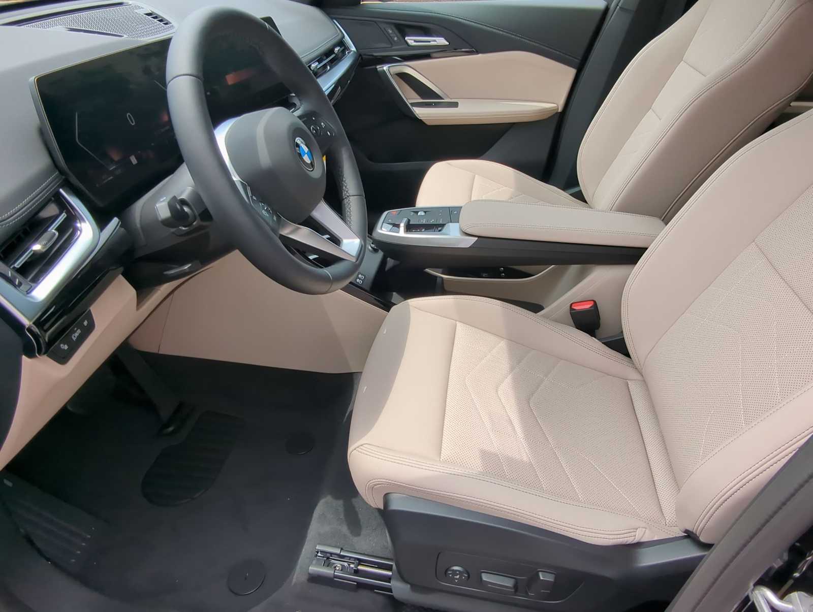 Thumbnail: 2025 BMW X1 - 10