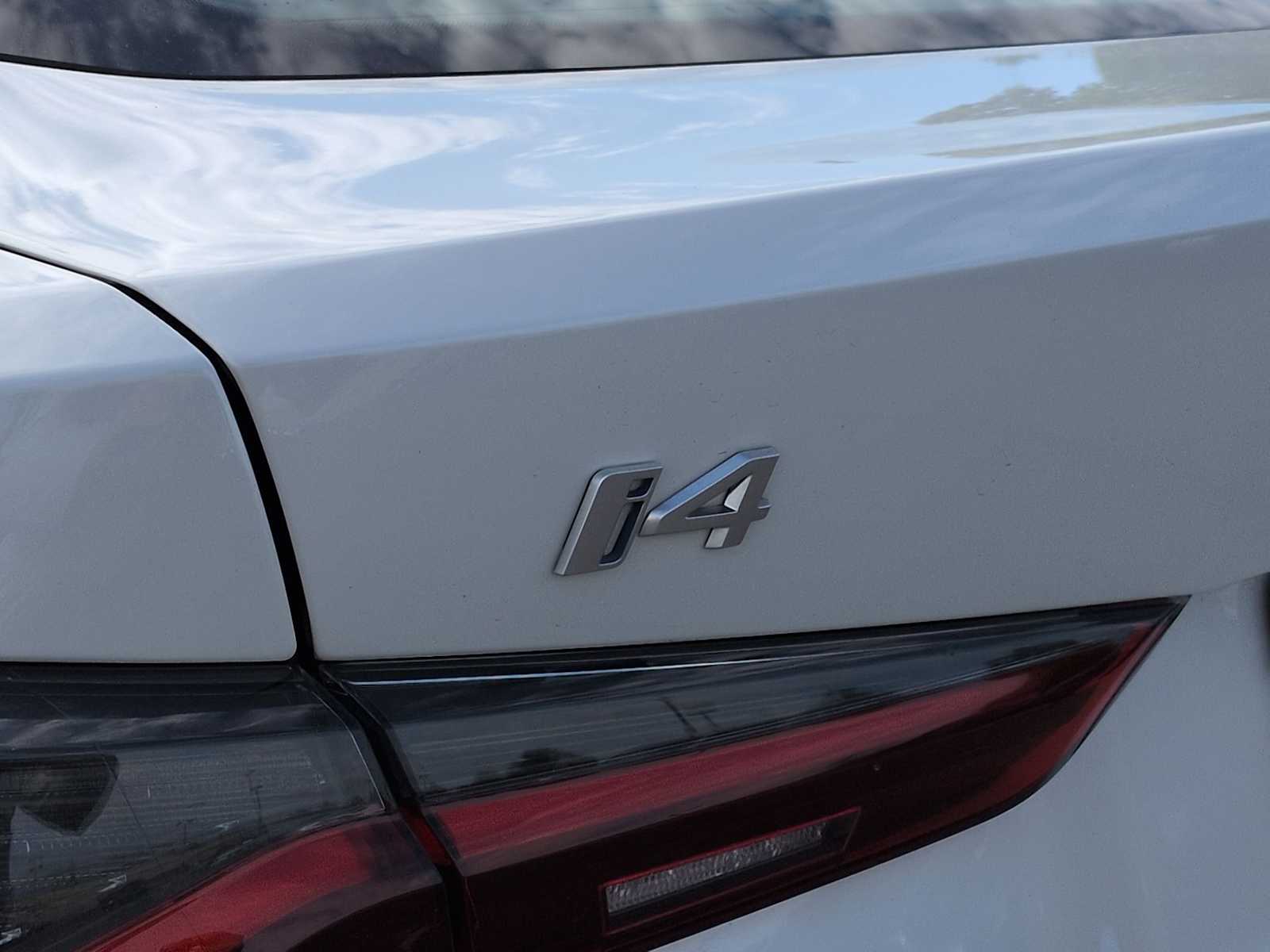 Thumbnail: 2022 BMW i4 - 13