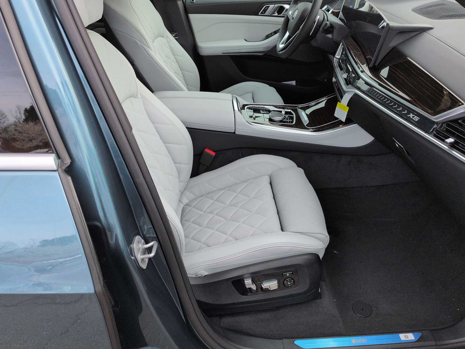 Thumbnail: 2026 BMW X5 - 24