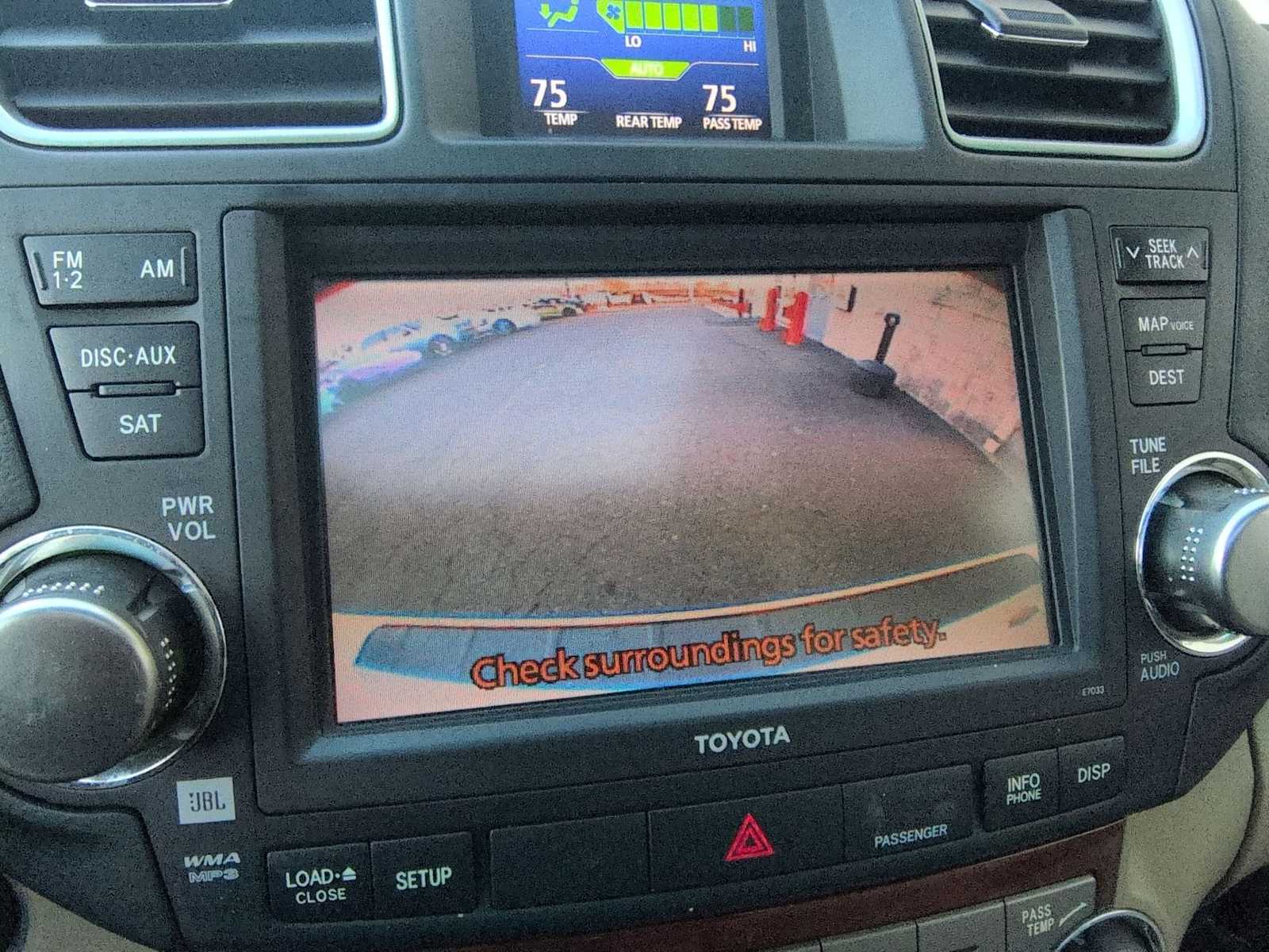 Thumbnail: 2011 Toyota Highlander - 32