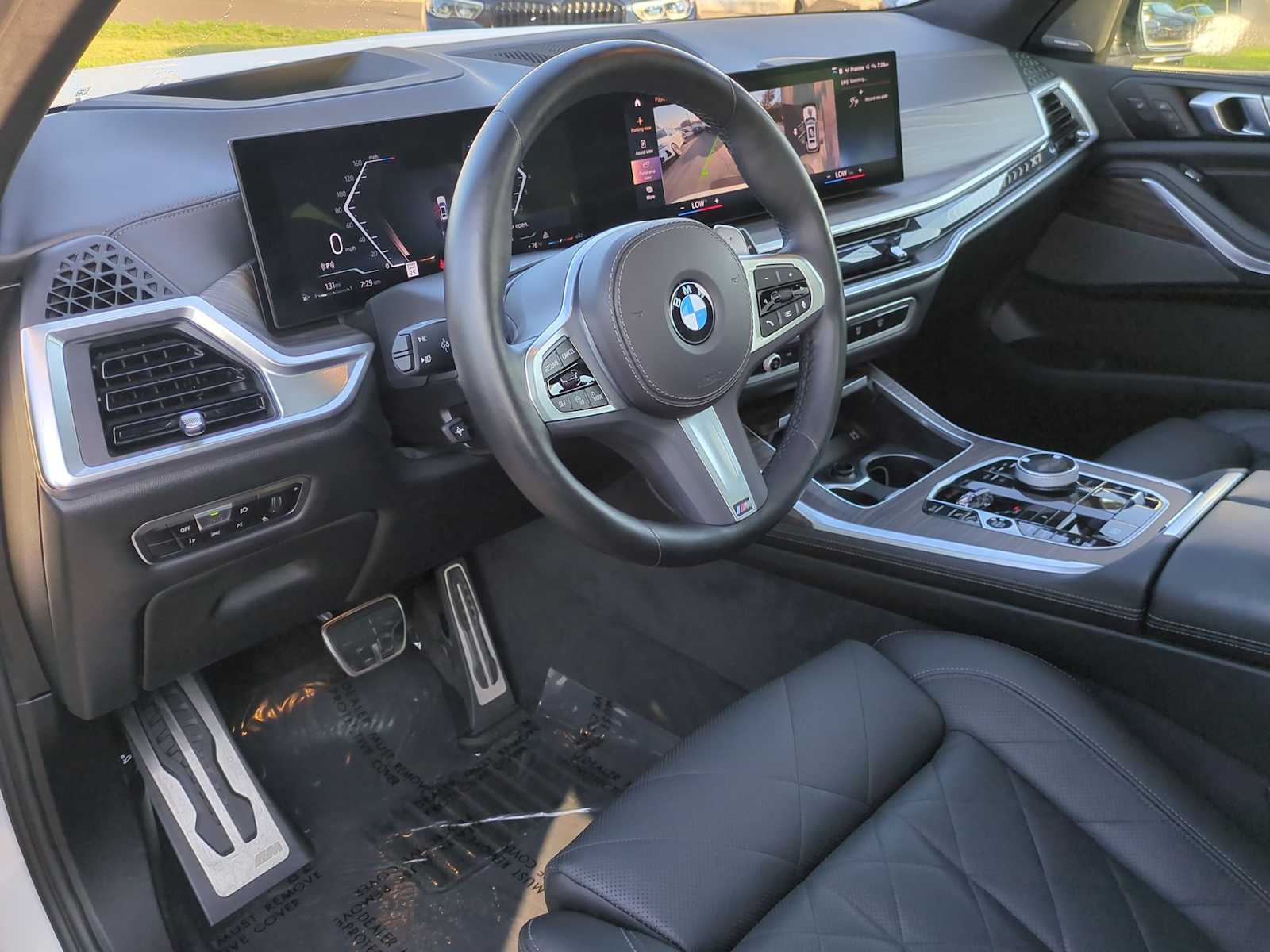 Thumbnail: 2023 BMW X7 - 10