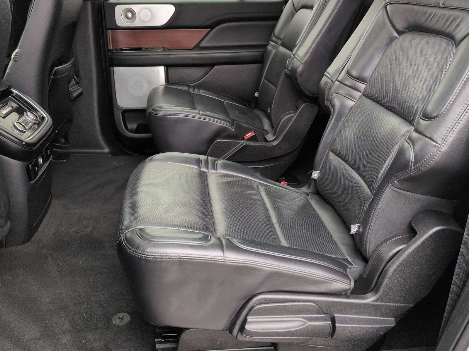 Thumbnail: 2020 Lincoln Navigator L - 20