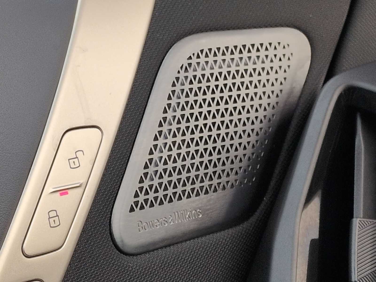 Thumbnail: 2023 BMW iX - 32