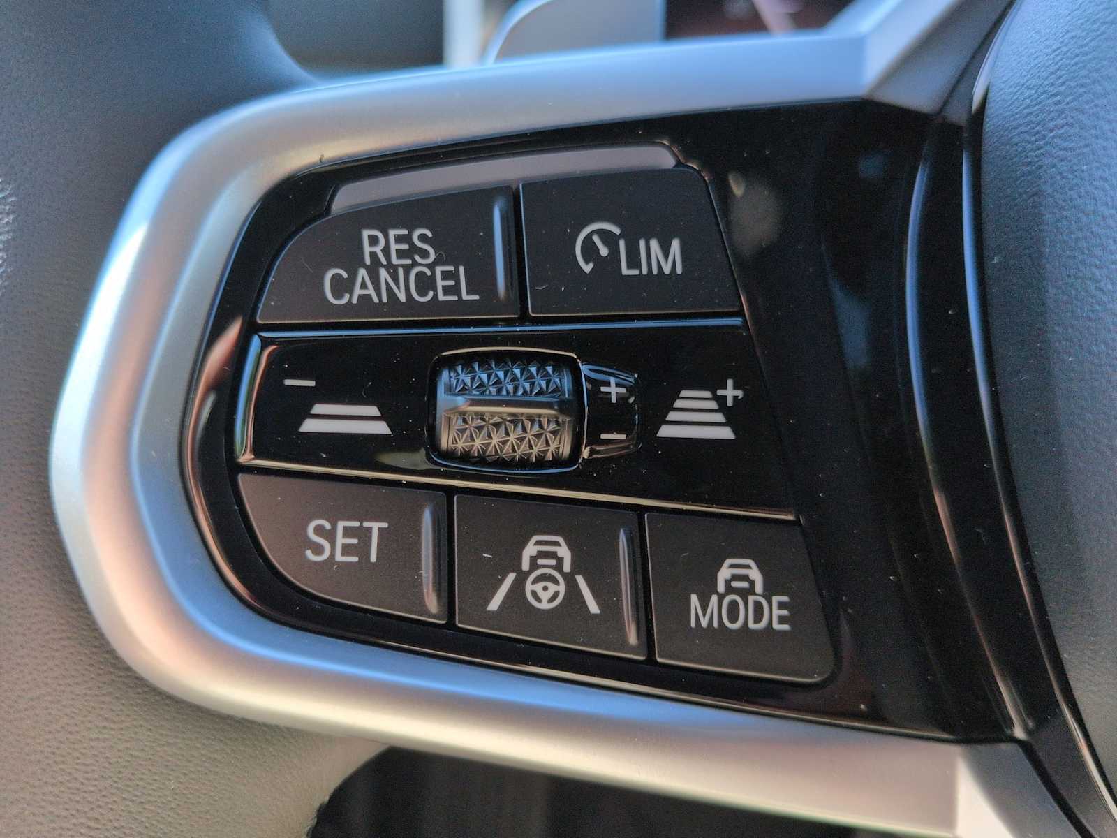 Thumbnail: 2026 BMW 3 Series - 26
