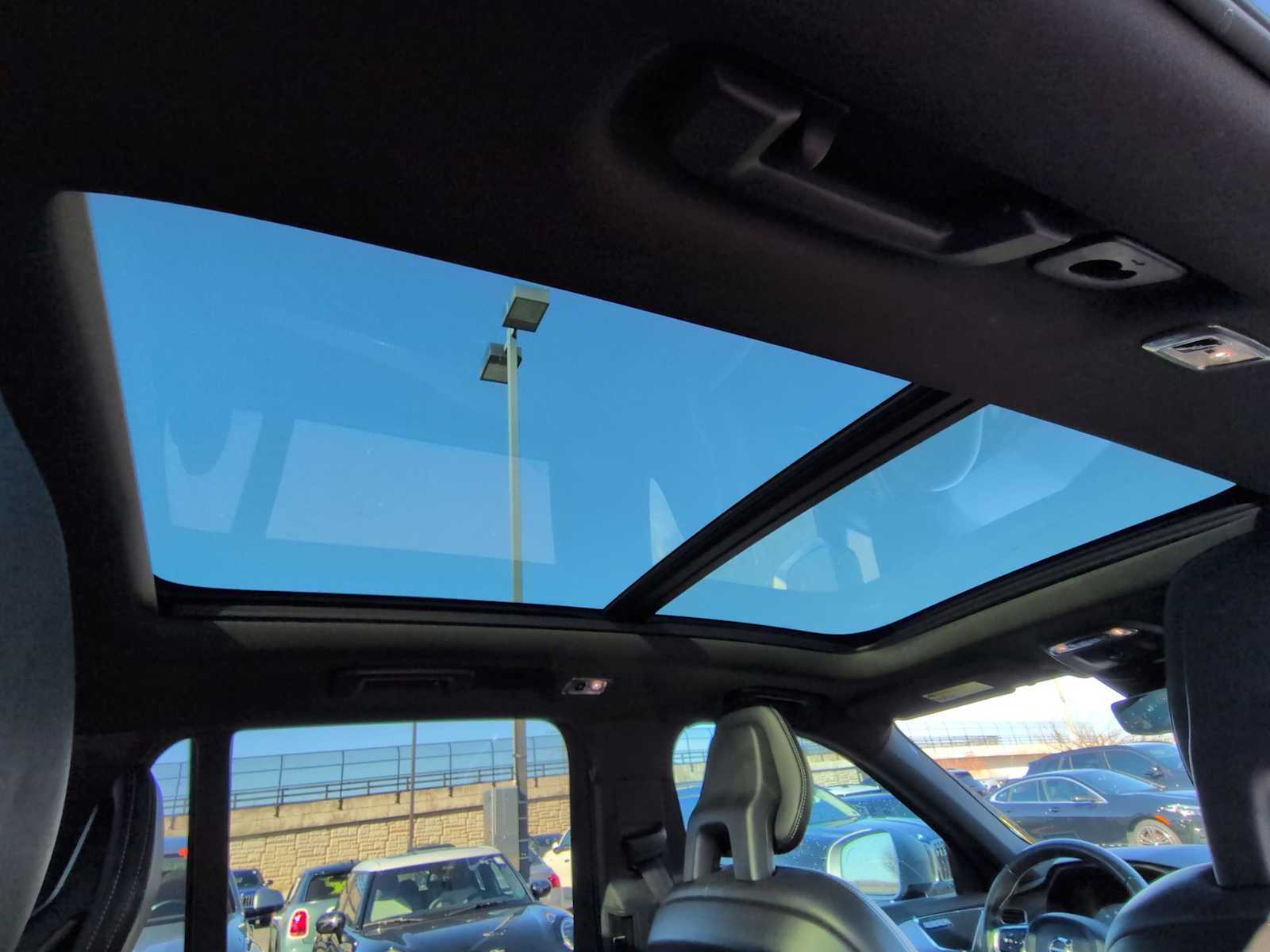 Thumbnail: 2017 Volvo XC90 - 22