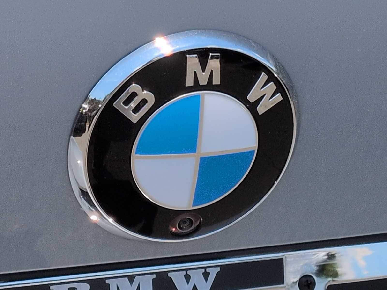 Thumbnail: 2026 BMW i4 - 12