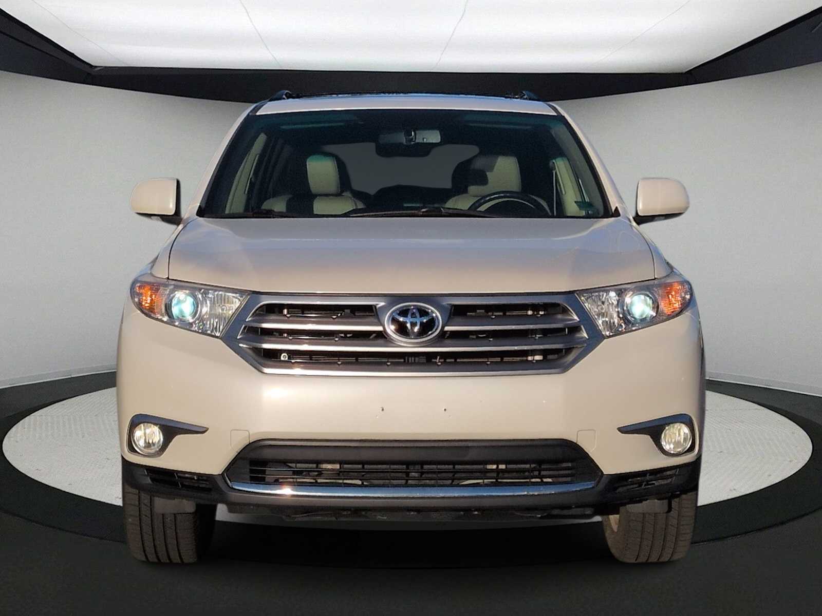 Thumbnail: 2011 Toyota Highlander - 3