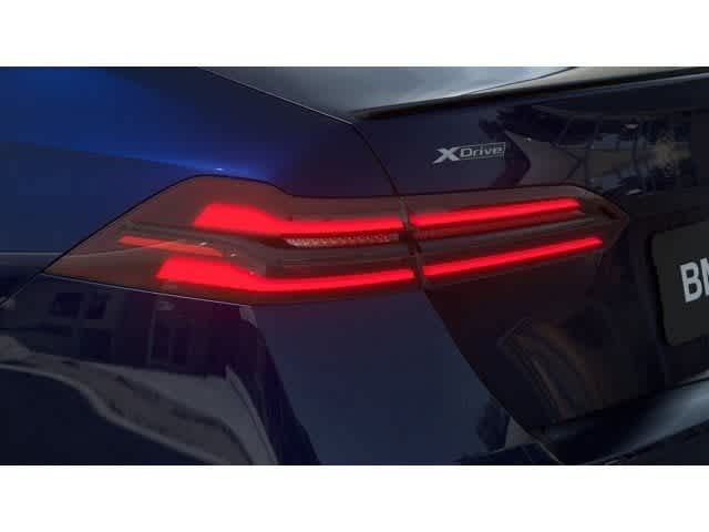 Thumbnail: 2026 BMW 5 Series - 8