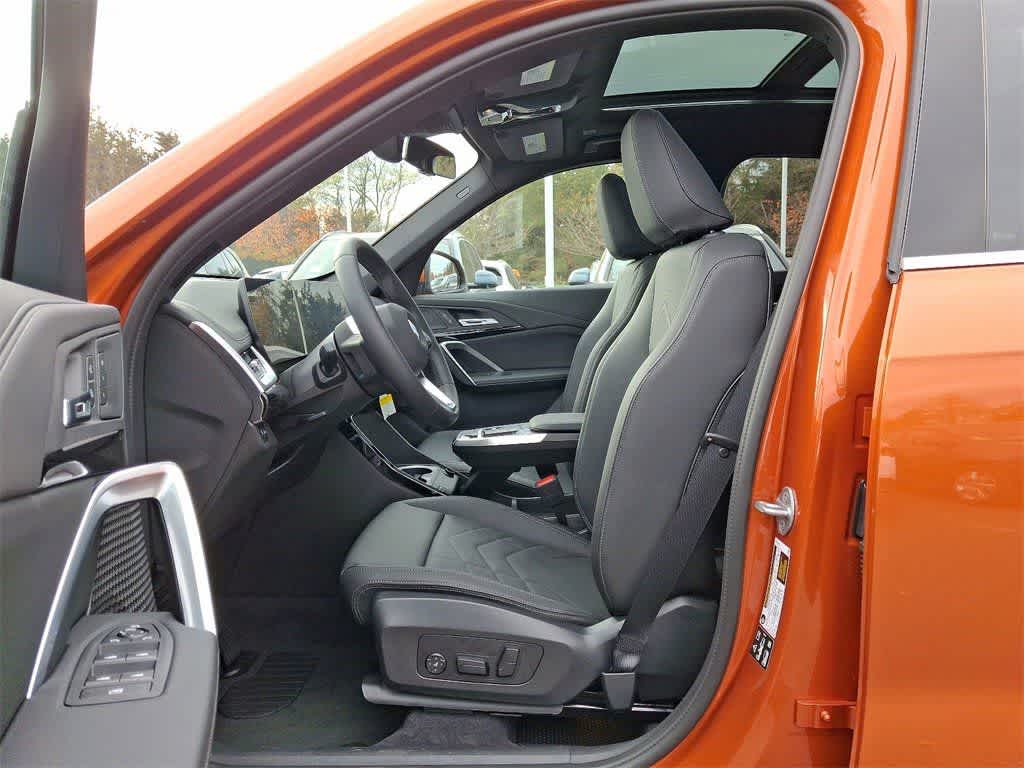 Thumbnail: 2025 BMW X1 - 6