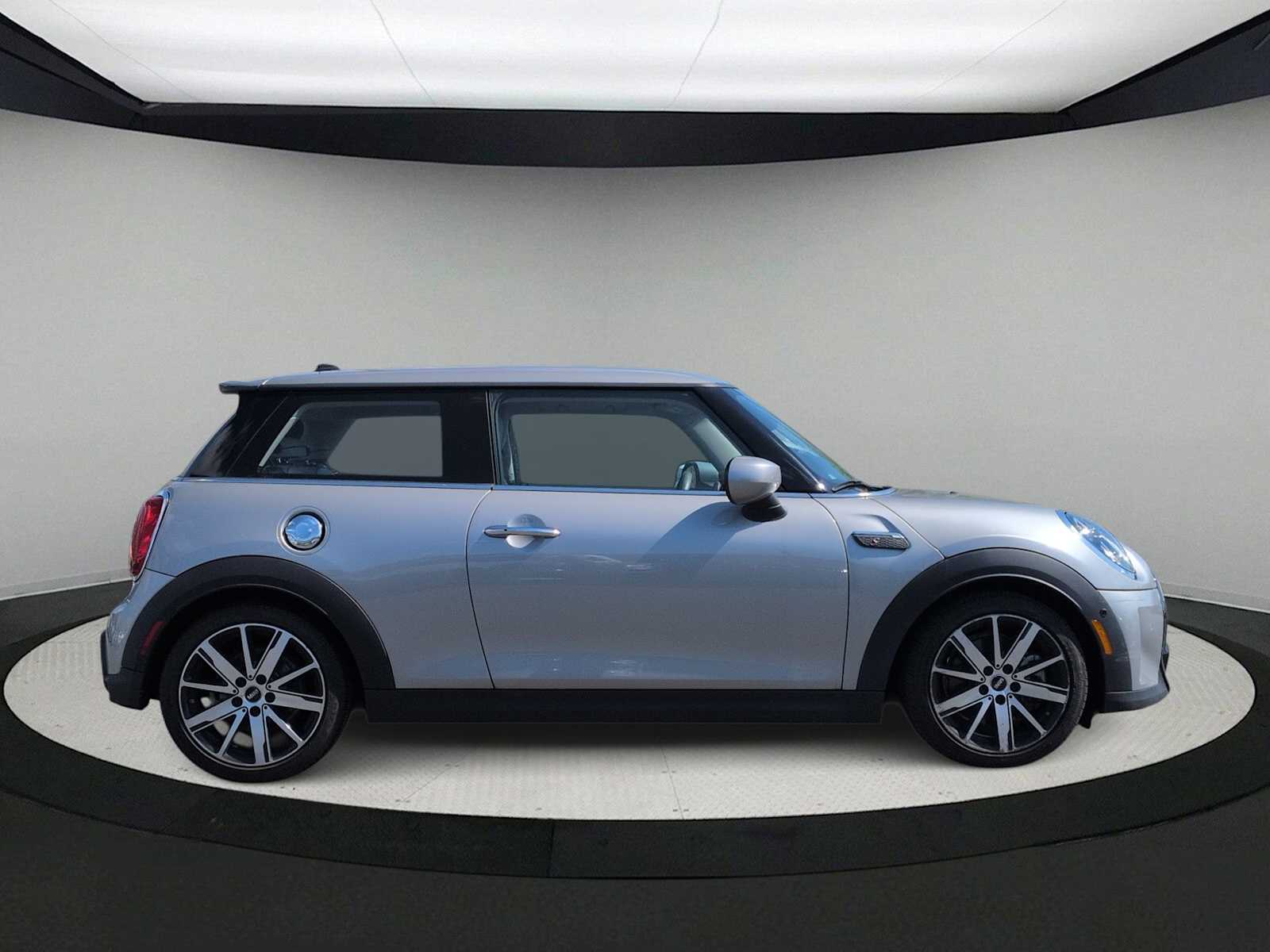 Thumbnail: 2024 MINI Cooper Hardtop - 9