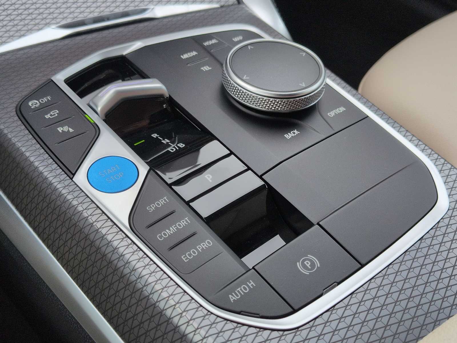 Thumbnail: 2026 BMW i4 - 35