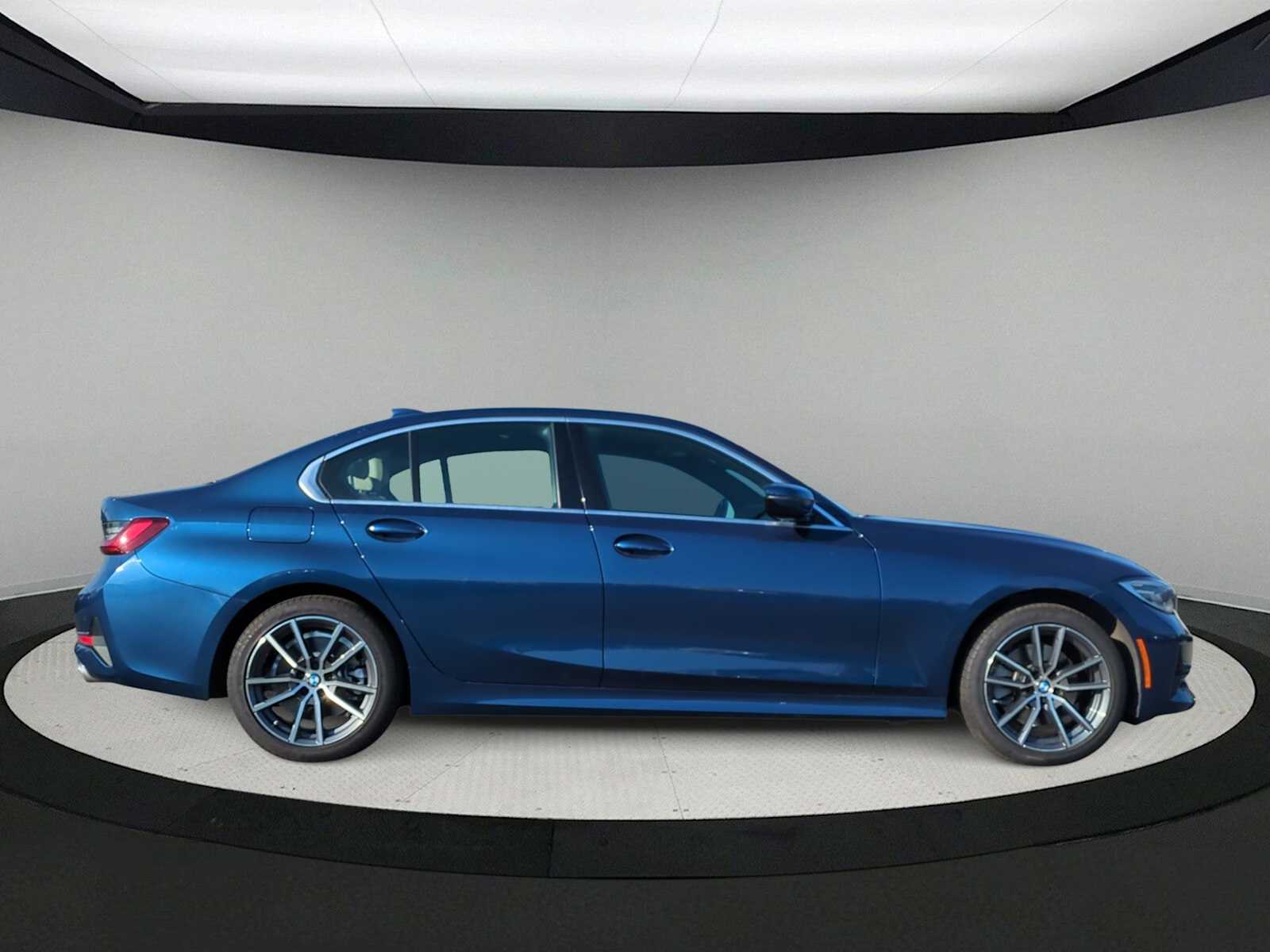 Thumbnail: 2022 BMW 3 Series - 9