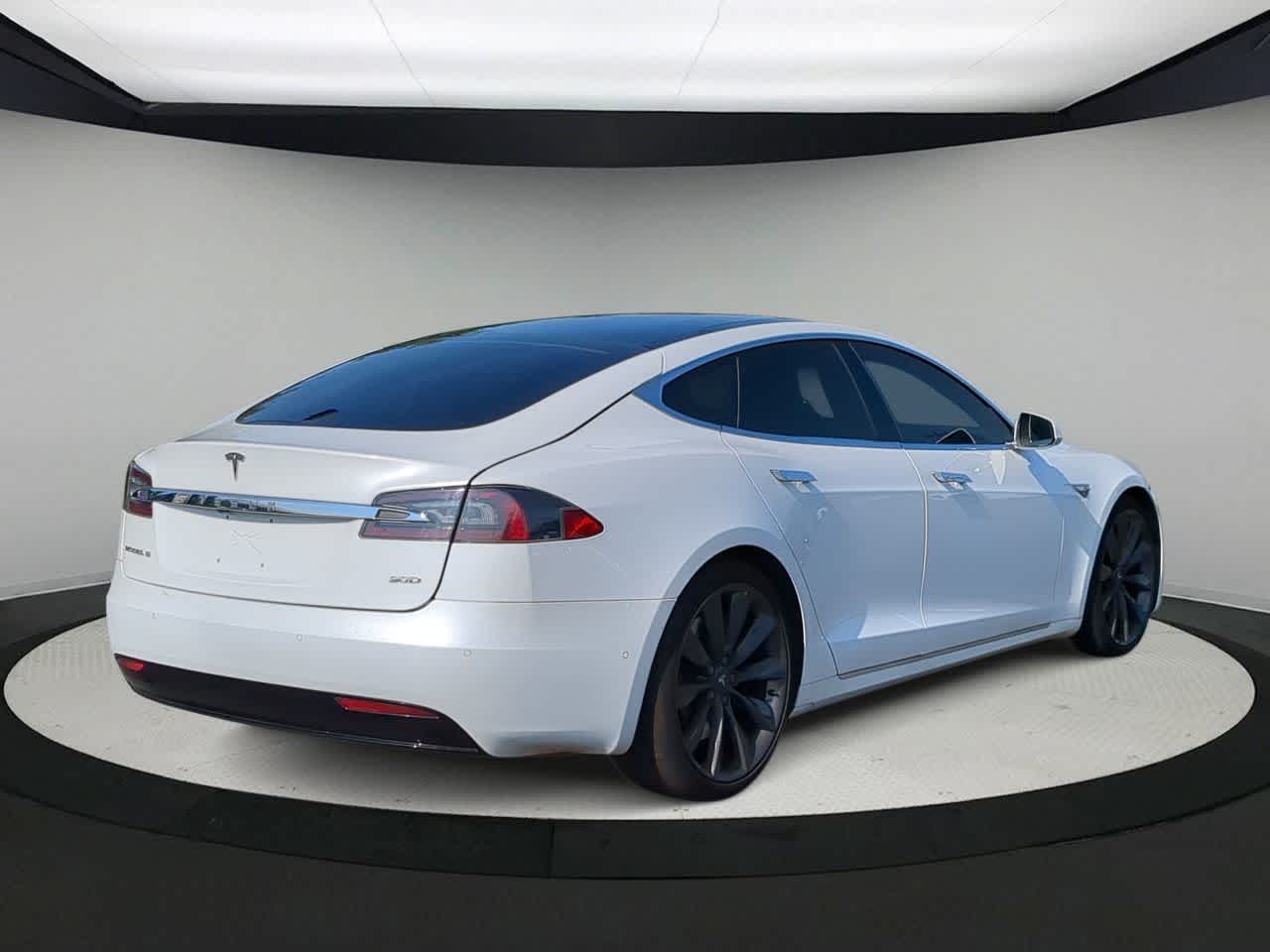 Thumbnail: 2016 Tesla Model S - 8